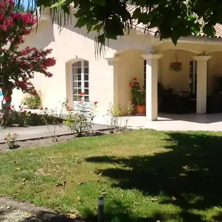 Otel Maison De 3 Avec Piscine Partagee Jardin Amenage Et Wifi A Bégadan