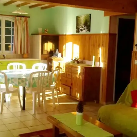 Otel Maison De 3 Avec Piscine Partagee Jardin Amenage Et Wifi A 3*