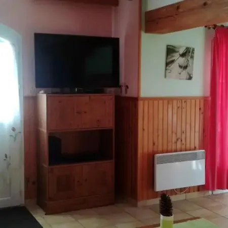 Otel Maison De 3 Avec Piscine Partagee Jardin Amenage Et Wifi A 3*